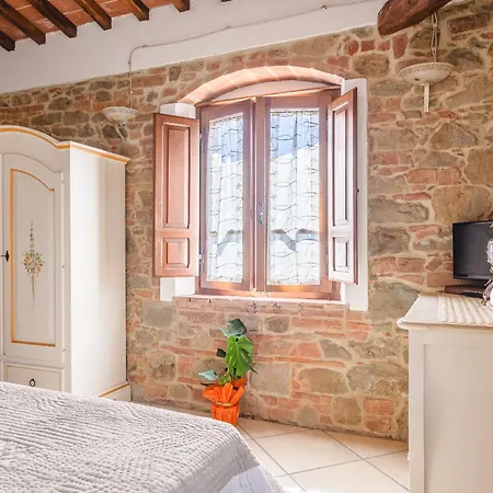 Il Podere - Rustic Charm In Tuscany