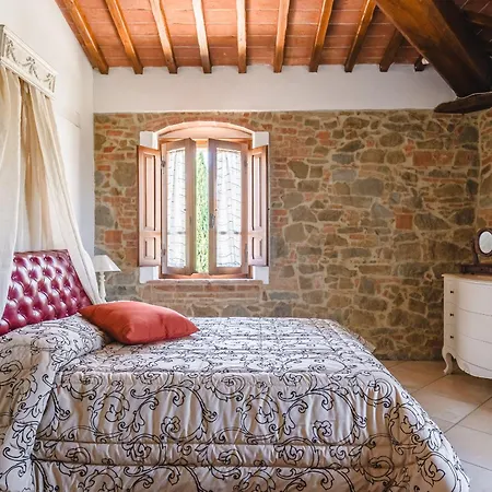 Il Podere - Rustic Charm In Tuscany *