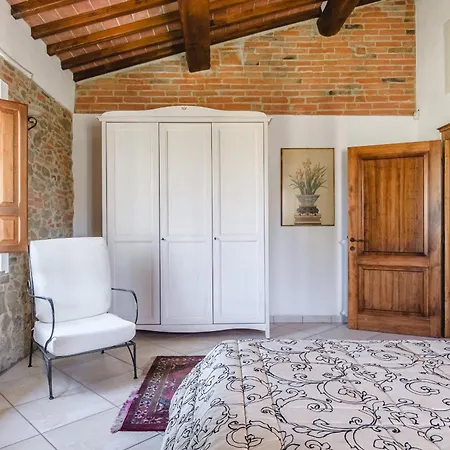 Il Podere - Rustic Charm In Tuscany *