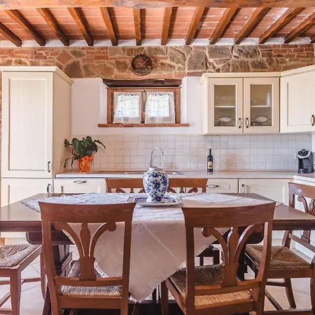 Il Podere - Rustic Charm In Tuscany *